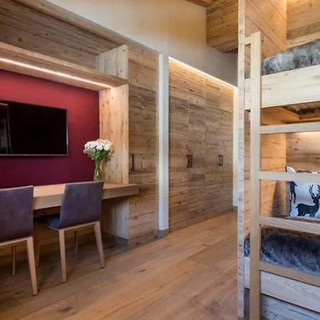 5br Elegant Gestaltete Mit Sauna Apartment